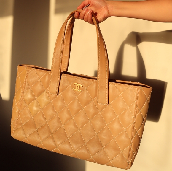 CHANEL Wildstich Leather Shoulder Bag - Picture 8 of 12